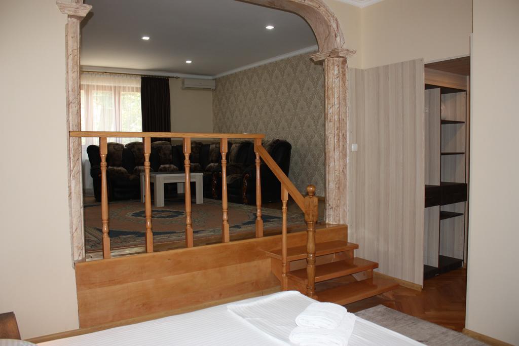 Paradise Hotel Tbilisi Ngoại thất bức ảnh